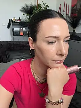 Trixie-Tainted Webcam-Show