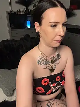 Trixie-Tainted Webcam-Show