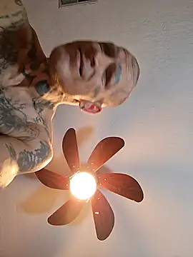 Casey884life webkamerás műsora