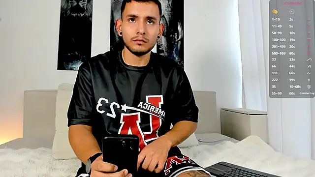 Stud_samu Chat XXX in diretta
