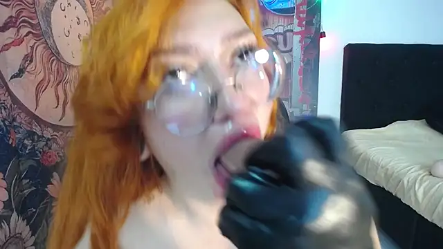 coralinee101_'s Webcam Show