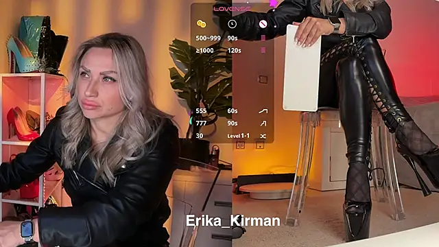 Erika_Kirman Show in webcam
