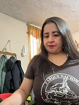 latinfemale's Webcam Show