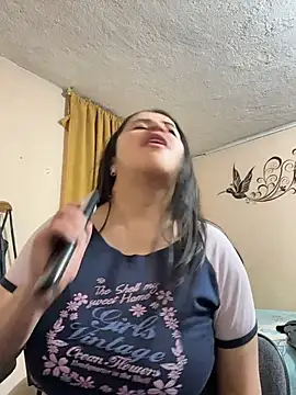 Онлайн чат XXX latinfemale