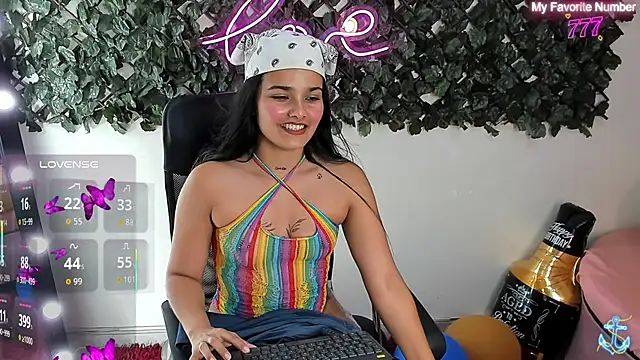 DestinyHills' Live XXX Chat