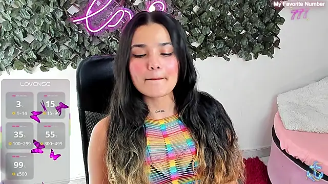 DestinyHills' Live XXX Chat
