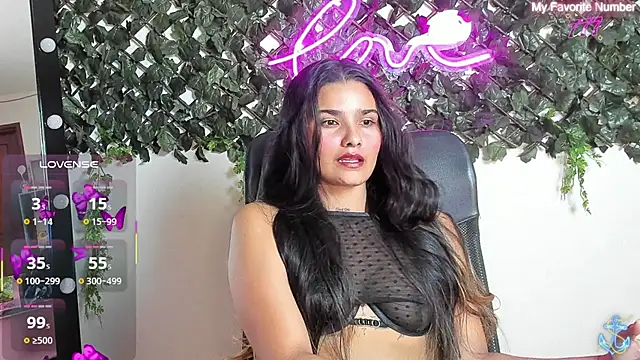 DestinyHills' Live XXX Chat
