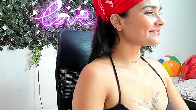 DestinyHills 라이브 XXX 채팅