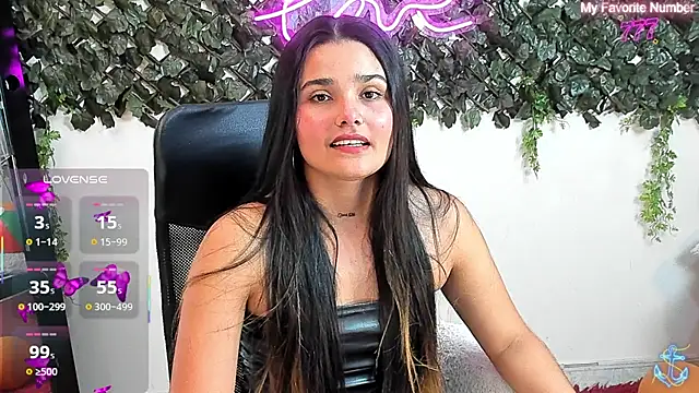 צ'אט XXX בשידור חי של DestinyHills