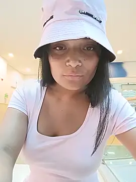 _Estrellita_ élő XXX-chatje
