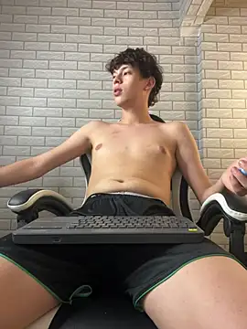 Nicola_hard Show Webcam