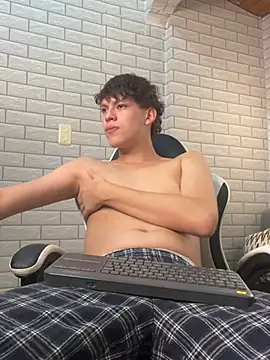 Nicola_hard 网络视讯表演