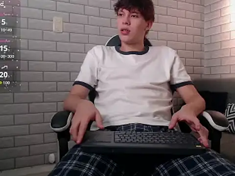 Nicola_hard Show Webcam