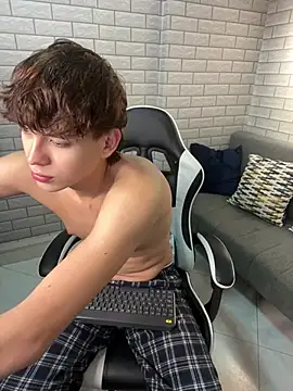 Nicola_hard Show in webcam