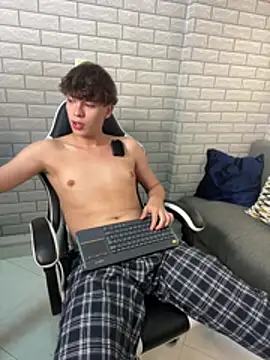 Nicola_hard Webcamshow
