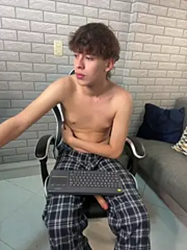 Nicola_hard Adlı Modelin Web Kamerası Şovu