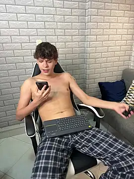Nicola_hardn Webbikameraesitys