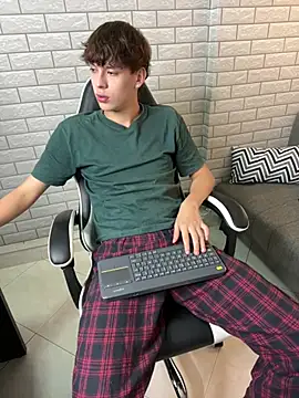 Nicola_hard Webcam-Show
