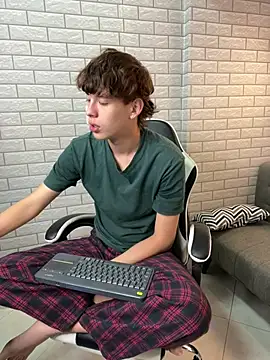 Nicola_hard Adlı Modelin Web Kamerası Şovu