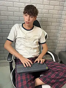 Nicola_hard Adlı Modelin Web Kamerası Şovu