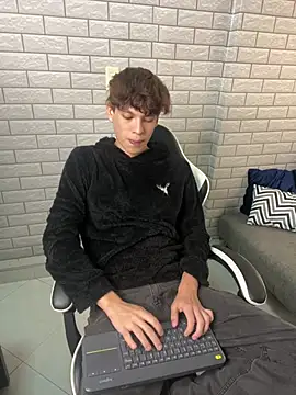 Nicola_hard 网络视讯表演