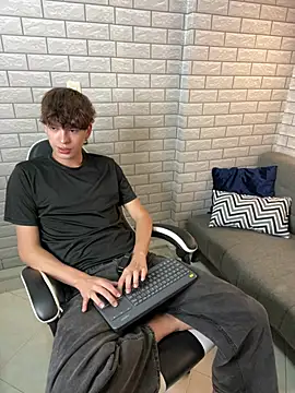 Nicola_hard Show Webcam