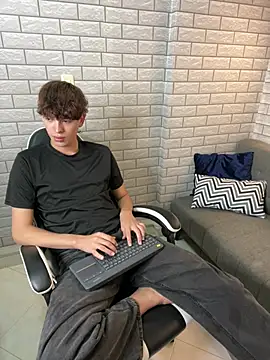 Nicola_hard Pertunjukan Webcam