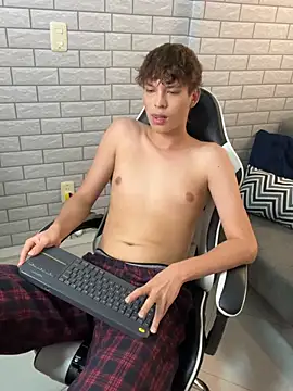 Nicola_hard Show Webcam