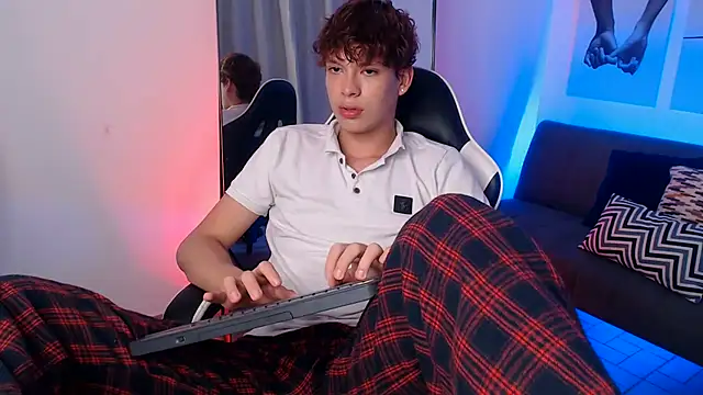 عرض كام Nicola_hard