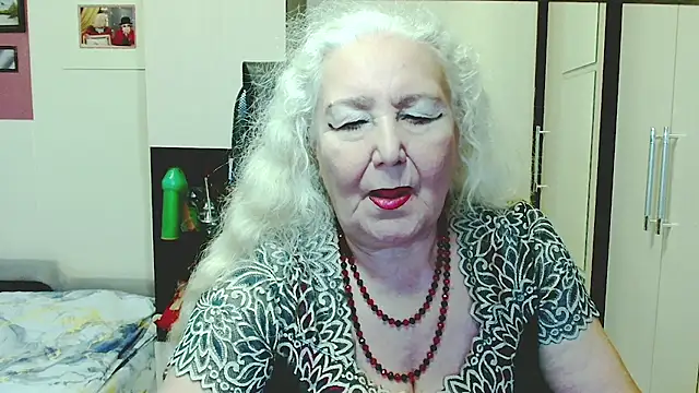 Show de GrannyAlisa na webcam