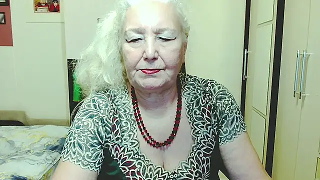 GrannyAlisa: вебкам-шоу