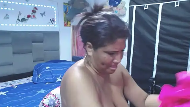 Chat XXX en directo de Sharloth_milf