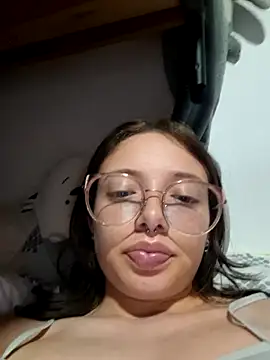 linda-schmidt Adlı Modelin Canlı XXX Sohbeti