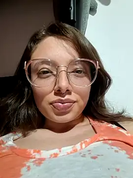 linda-schmidt Adlı Modelin Canlı XXX Sohbeti