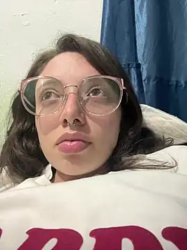 linda-schmidt Adlı Modelin Canlı XXX Sohbeti