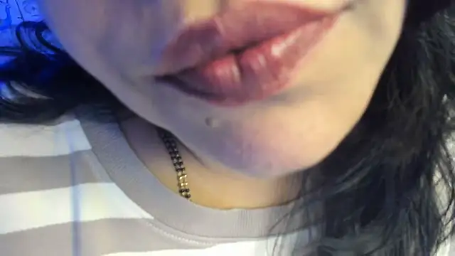 tarivishu11's Webcam Show