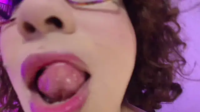 JuliRamirez's Webcam Show