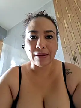 JuliRamirez's Live XXX Chat