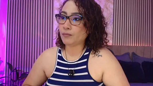 JuliRamirez's Live XXX Chat