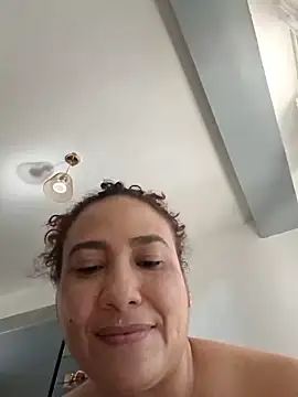 JuliRamirez Chat XXX in diretta