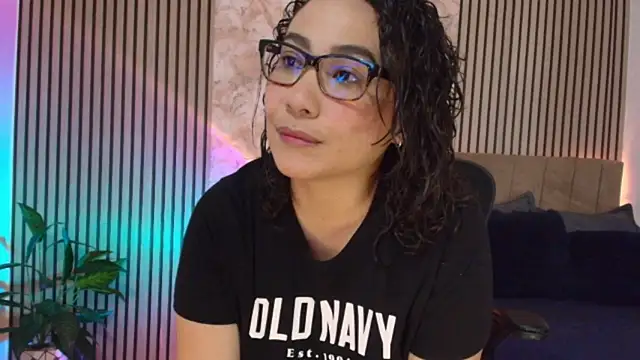 JuliRamirez Adlı Modelin Canlı XXX Sohbeti
