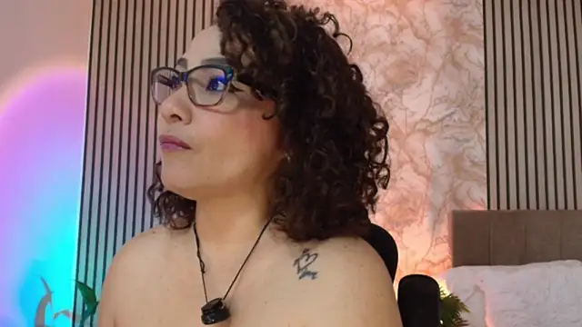 JuliRamirez Live XXX-Chat