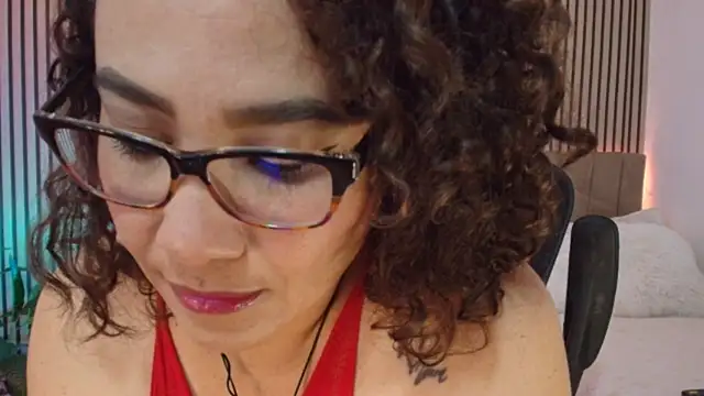 JuliRamirez's Live XXX Chat