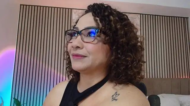JuliRamirez's Live XXX Chat