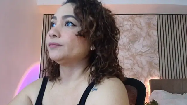 JuliRamirez 라이브 XXX 채팅