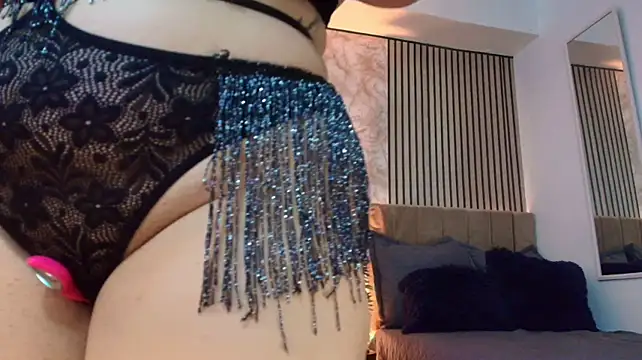 XXX chat uživo modela JuliRamirez