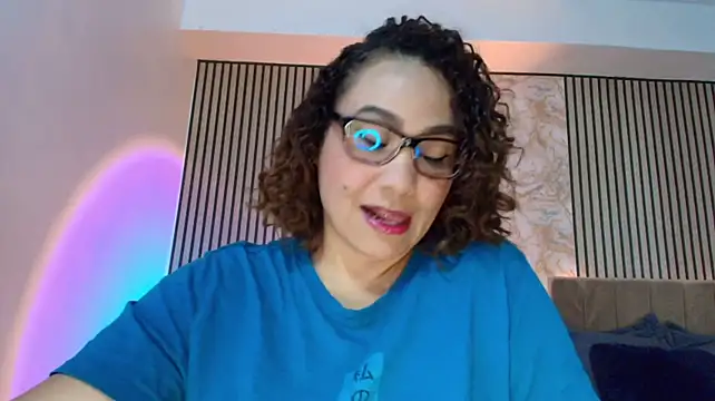 JuliRamirez Chat XXX in diretta