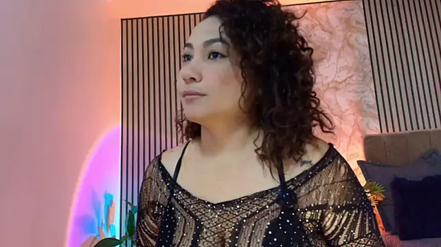 JuliRamirez Chat XXX in diretta