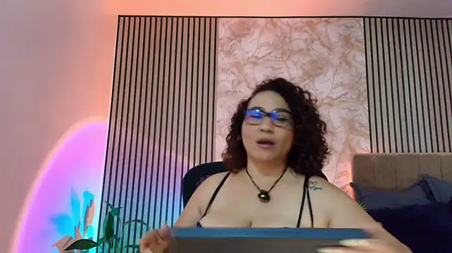 JuliRamirez Live XXX-chat