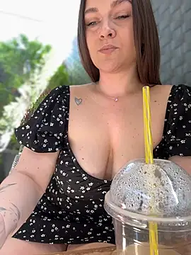 Chatroom XXX en direct de CrazyTori